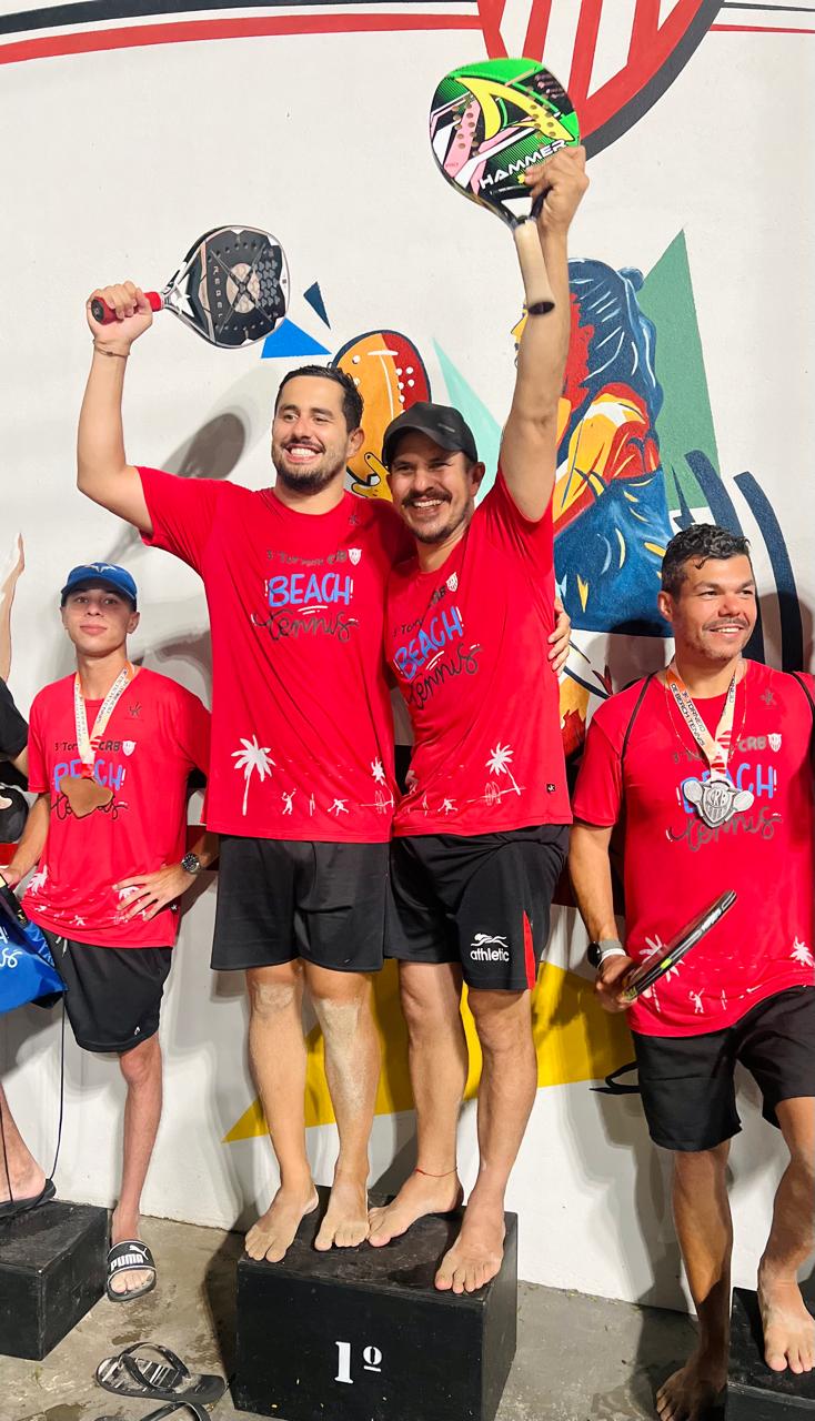 Camiseta vermelha personalizada 100% poliamida para o time de Beach Tennis